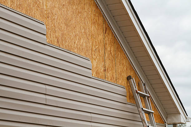 Professional Siding Replacement technician working in South Windsor, CT